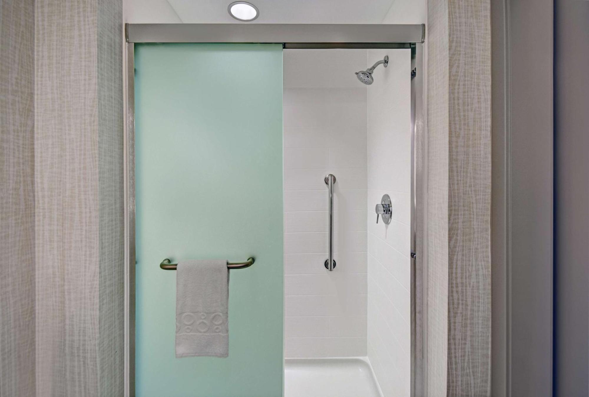 Home2 Suites By Hilton Blacksburg University Экстерьер фото