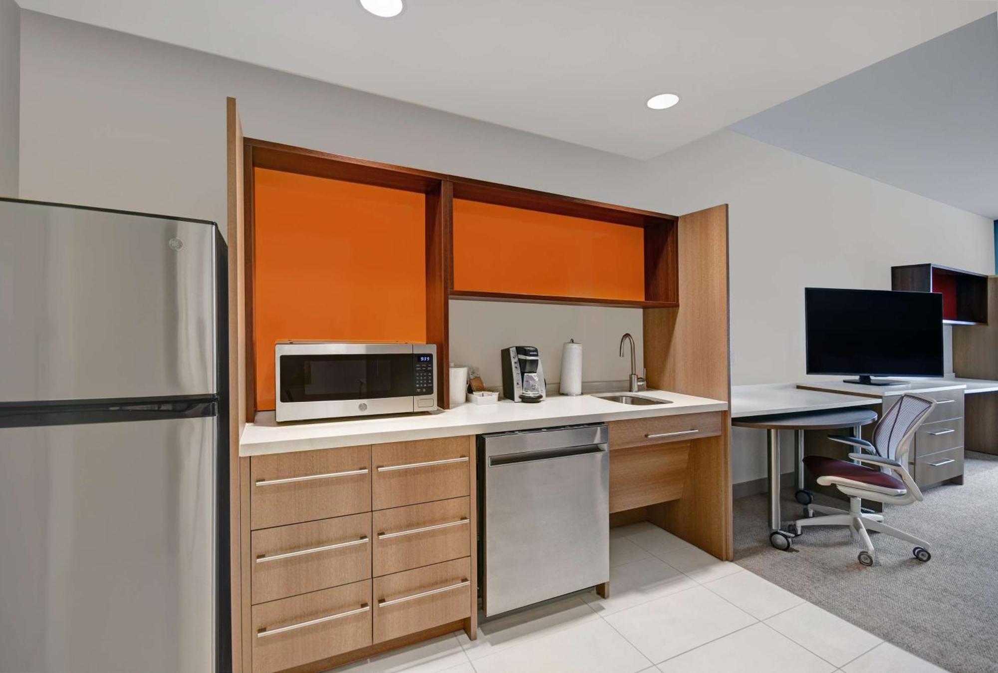 Home2 Suites By Hilton Blacksburg University Экстерьер фото